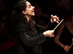 al-chiostro-di-san-domenico-in-scena-la-traviata-in-1h