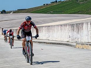 polvere-arte-e-regina-del-belice-trona-la-rwe-granfondo-a-santa-ninfa