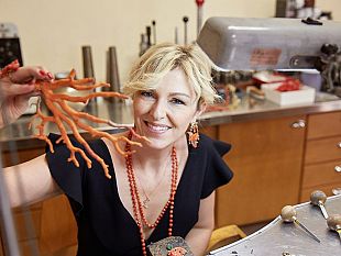 lartista-orafa-di-sciacca-laura-di-giovanna-al-convegno-il-valore-della-figura-femminile-nellalto-artigianato