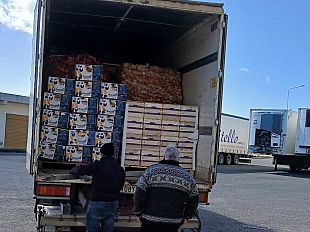 un-camion-di-beni-di-prima-necessita-da-castelvetrano-a-niscemi