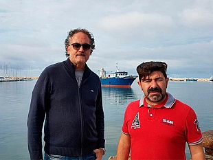 video-intervista-ad-armatore-di-un-peschereccio-incagliato-nel-porto-canale-senza-fondale