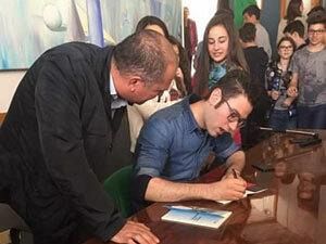 alessandro-gallo-ha-presentato-il-suo-libro-al-liceo-scientifico-pietro-ruggieri-di-marsala