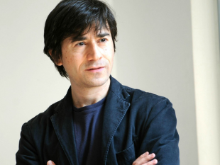 luigi-lo-cascio-a-salemi-il-6-luglio-al-castello-con-ogni-ricordo-un-fiore