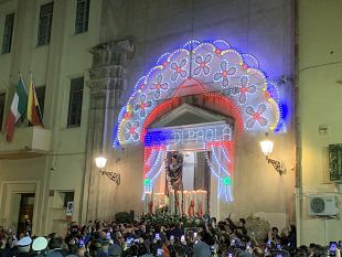 trapani-santu-patre-e-tornato-ad-abbracciare-i-suoi-fedeli