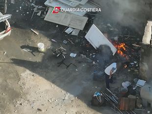 bruciavano-rifiuti-nei-pressi-della-riserva-delle-saline-arrestati-due-coniugi-trapanesi