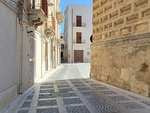 mazara-il-labirinto-del-centro-storico-visitatori-in-auto-disorientati
