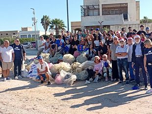 mazara-i-volontari-di-plastic-free-hanno-raccolto-circa-1000-kg-rifiuti-nella-costa-di-quarara