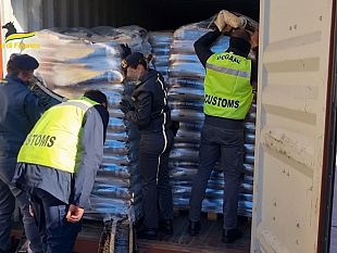 mazara/guardia-di-finanza-e-agenzia-delle-dogane-sequestrano-54-tonnellate-di-pellet