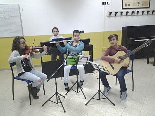 concerto-di-natale-dell-orchestra-ed-il-coro-dell-i-c-lombardo-radice-pappalardo