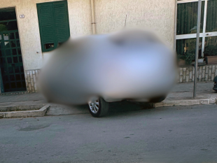 auto-in-sosta-bloccano-scivoli-e-passaggi-pedonali-una-questione-di-civilta