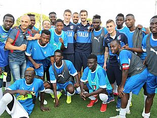 mazara-calcio-gomez-e-lamarana-due-canarini-dipinti-d-azzurro