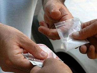 salemi/arrestati-sei-spacciatori-che-vendevano-droga-davanti-scuola