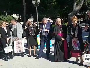 video-trapani-no-alla-violenza-sulle-donne-inaugurata-una-panchina-rossa-a-villa-margherita