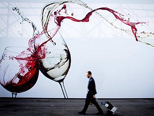 vinitaly-il-sindaco-grillo-e-lassessore-agate-visitano-le-aziende-marsalesi