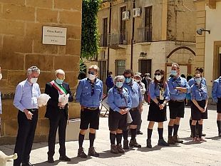 castelvetrano/castelvetrano-arance-della-legalita-offerte-dagli-scout-per-ricordare-falcone