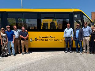 custonaci-riceve-il-nuovo-scuolabus-comunale