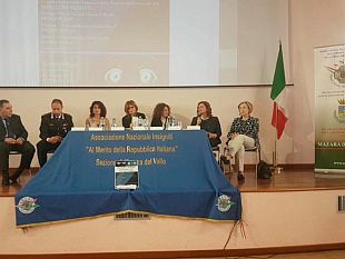 video-convegno-su-bullismo-e-famiglia-cosa-nasconde-il-bullo-come-reagisce-la-vittima