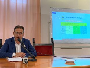 conferenza-stampa-del-sindaco-salvatore-quinci-per-discutere-dei-primi-cento-giorni-della-nuova-amministrazione-comunale