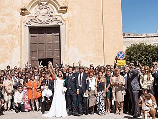 romani-si-innamorano-a-favignana-sposi-sull-isola-il-3-ottobre-in-grande-stile