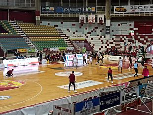 diventera-bellissima-sulla-pioggia-al-palailio-politica-sportiva-fallimentare-abbruscato-inadeguato