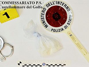 trapani/trasporta-cocaina-in-macchina-arrestato-dalla-polizia-a-castellammare-del-golfo
