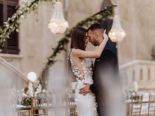 trapani/castello-chiaramonte-e-parco-chiaramontano-la-segreta-vincono-i-wedding-awards-2025-di-matrimoniocom