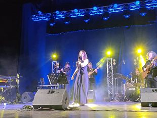 mazara-lomaggio-musicale-e-narrativo-alla-grande-ornella-vanoni-incanta-il-teatro-rivoli