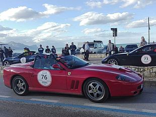 targa-florio-la-prova-cronometrata-delle-auto-storiche-alla-spiaggia-playa-di-castellammare-del-golfo