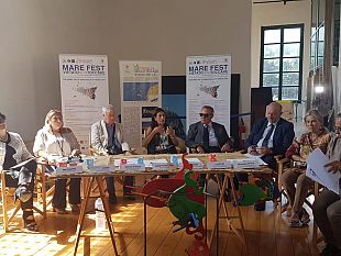 vietato-non-toccare-al-via-mare-fest-del-villaggio-letterario-rassegna-in-ricordo-di-sebastiano-tusa-con-i-bambini-vedenti-ipovedenti-e-non-vedenti