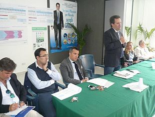 massimo-grillo-questo-e-il-nostro-progetto-concreto-e-realizzabile-per-l-ambiente-le-energie-rinnovabili-e-i-rifiuti