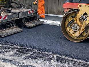 marsala-si-riasfalta-un-tratto-della-via-mazara-interdizione-al-traffico-veicolare-e-pedonale