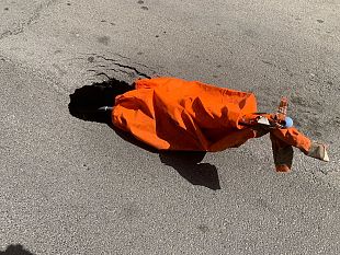 trapani-profonda-buca-in-via-cavour-problemi-anche-alla-condotta-fognaria