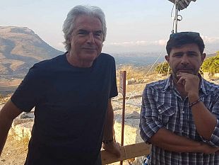 video-dionisiache-solenghi-racconta-il-ritorno-di-odisseo-spettacolo-nel-ii-anniversario-della-scomparsa-di-anna-marchesini