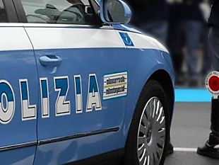 trapani/unautovettura-esce-fuori-strada-interviene-la-polizia-di-stato