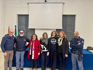 trapani-bullismo-e-cyberbullismo-gli-studenti-del-da-vinci-torre-incontrano-la-polizia-postale