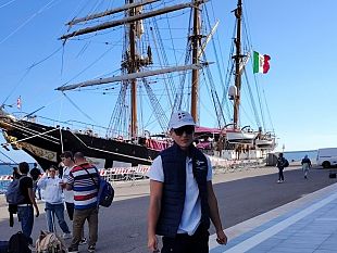 un-velista-della-lega-navale-italiana-di-trapani-a-bordo-di-nave-palinuro