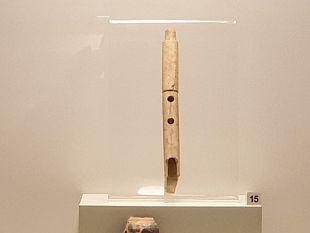 castelvetrano/musei-in-musica-alla-scoperta-dellaulos-strumento-dellantica-grecia