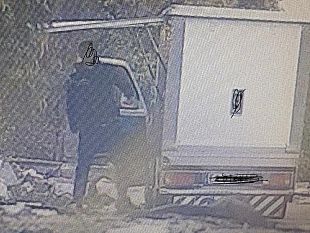 mazara-la-polizia-municipale-individua-e-denuncia-soggetto-che-abbandona-rifiuti-speciali-in-cda-san-nicola