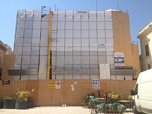 mazara-palazzaccio-4-mesi-per-collocare-gli-infissi-esterni-slitta-ancora-la-fine-dei-lavori-avra-una-bella-facciata