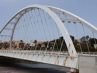 anche-a-mazara-un-ponte-pericoloso-il-ponte-sul-fiume-arena-arrugginito-in-molte-parti-e-plafoniere-cadute