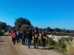 oltre-250-camminatori-tagliano-il-traguardo-dellantica-trasversale-sicula