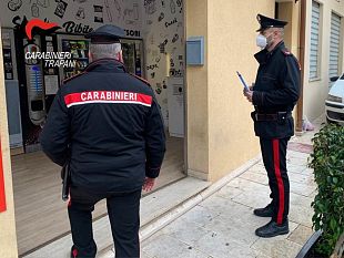 trapani/castellammare-arrestati-presunti-responsabili-dei-furti-ai-distributori-snack