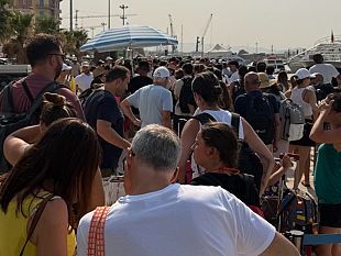 trapani-disagi-allimbarco-per-favignana-passeggeri-lasciati-piu-di-unora-sotto-il-sole