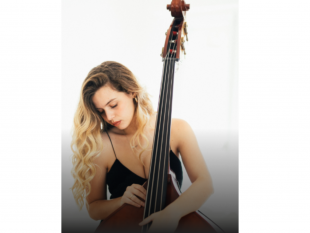 la-contrabbassista-mazarese-arabella-rustico-partecipa-al-made-in-new-york-jazz-competition