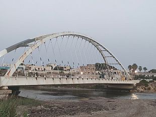 ponte-sul-fiume-arena-il-21-settembre-sara-riaperto-a-senso-unico-alternato