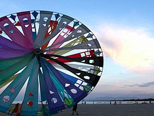 san-vito-lo-capo-mancano-10-giorni-al-7-festival-internazionale-degli-aquiloni-emozioni-a-naso-in-su