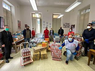 trapani-rete-solidale-importante-donazione-della-sezione-triumph