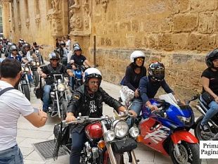 video-al-mastro-birraio-la-iv-festa-della-birra-e-raduno-bikers