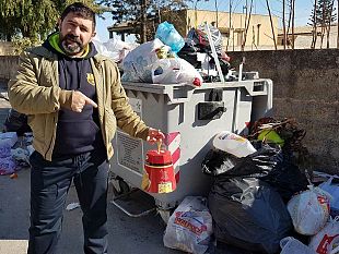 video-mazara-anche-a-tonnarella-e-arrivato-il-natale-fra-i-rifiuti