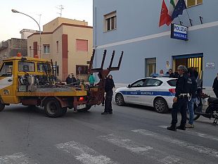 video-incidente-in-via-bessarione-investite-due-ragazze-in-scooter